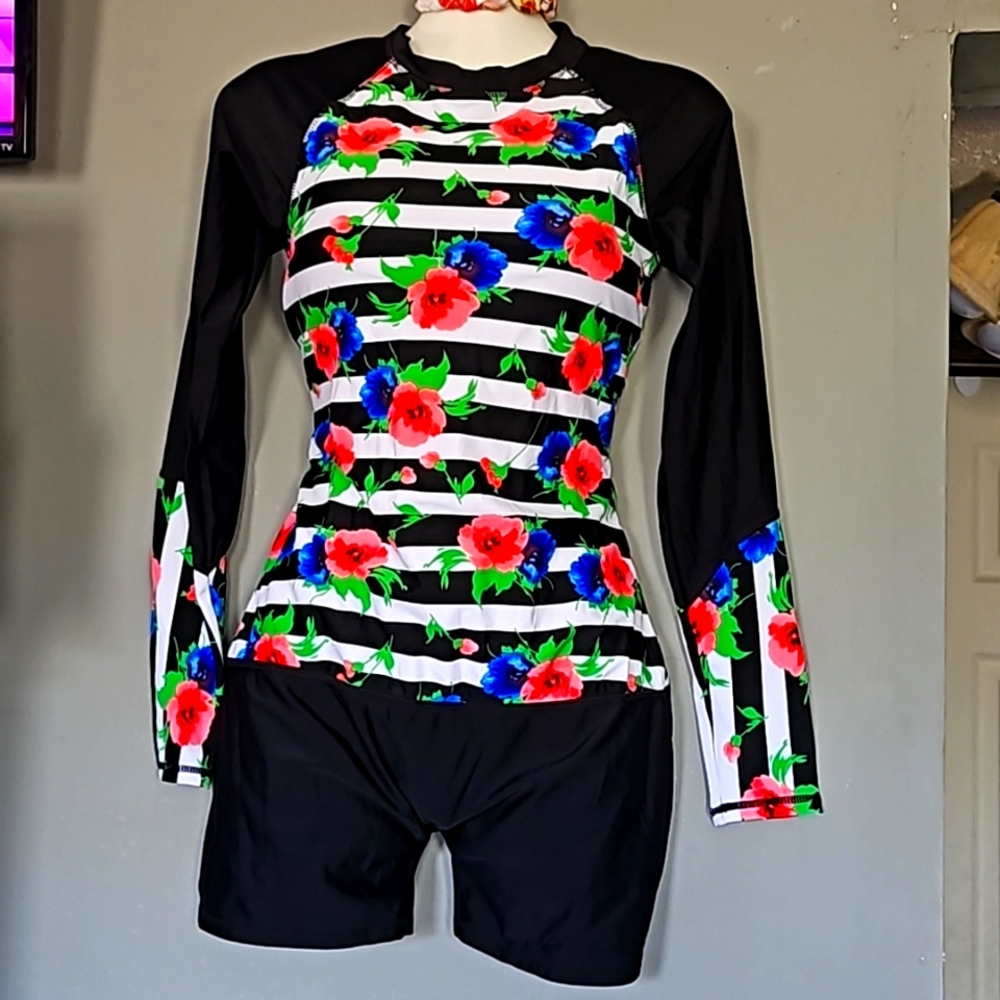 New swimming suit size  med
